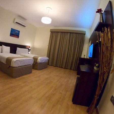 Weekend Hotel & Apartments Маскат Экстерьер фото
