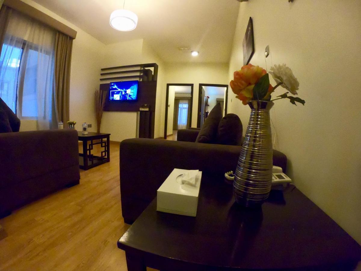 Weekend Hotel & Apartments Маскат Экстерьер фото