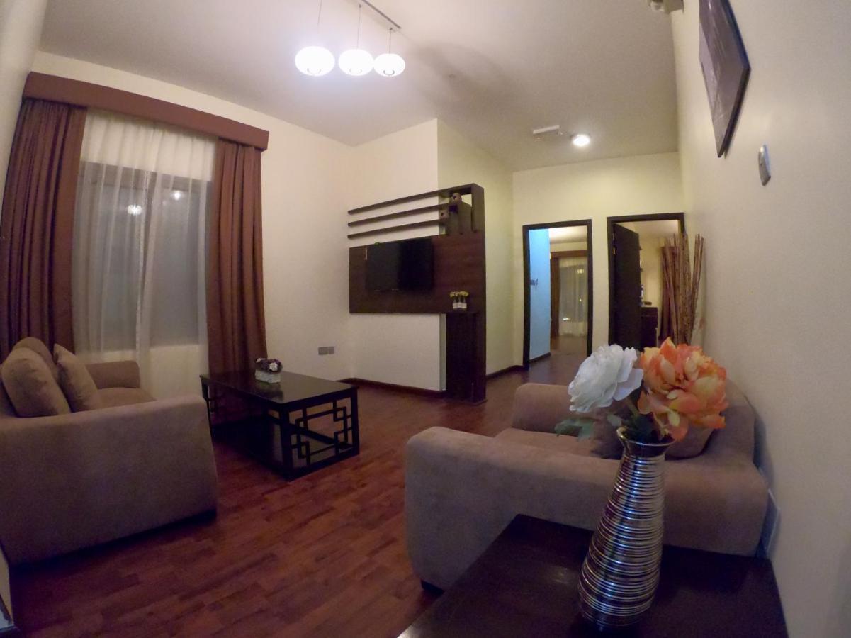 Weekend Hotel & Apartments Маскат Экстерьер фото