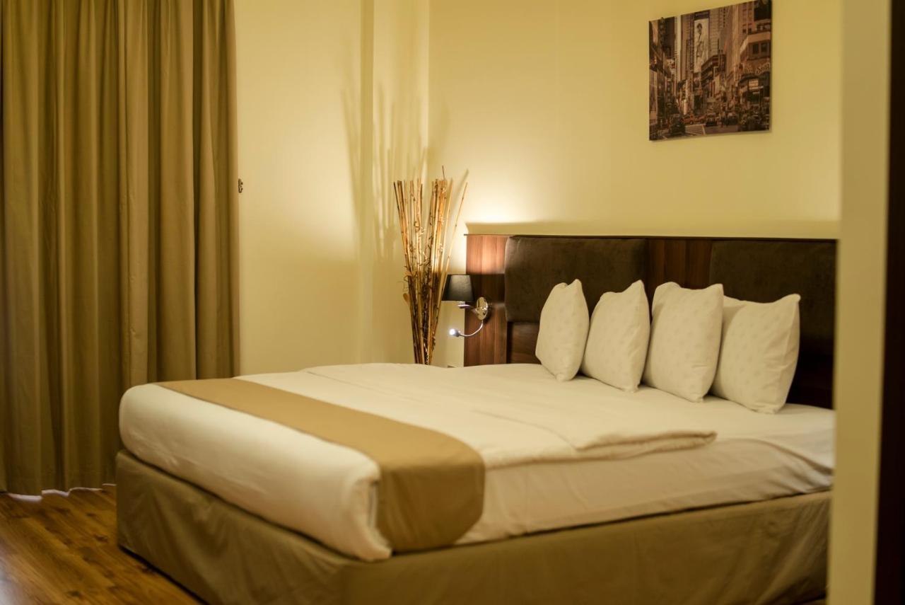 Weekend Hotel & Apartments Маскат Экстерьер фото
