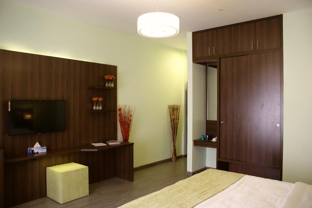 Weekend Hotel & Apartments Маскат Номер фото