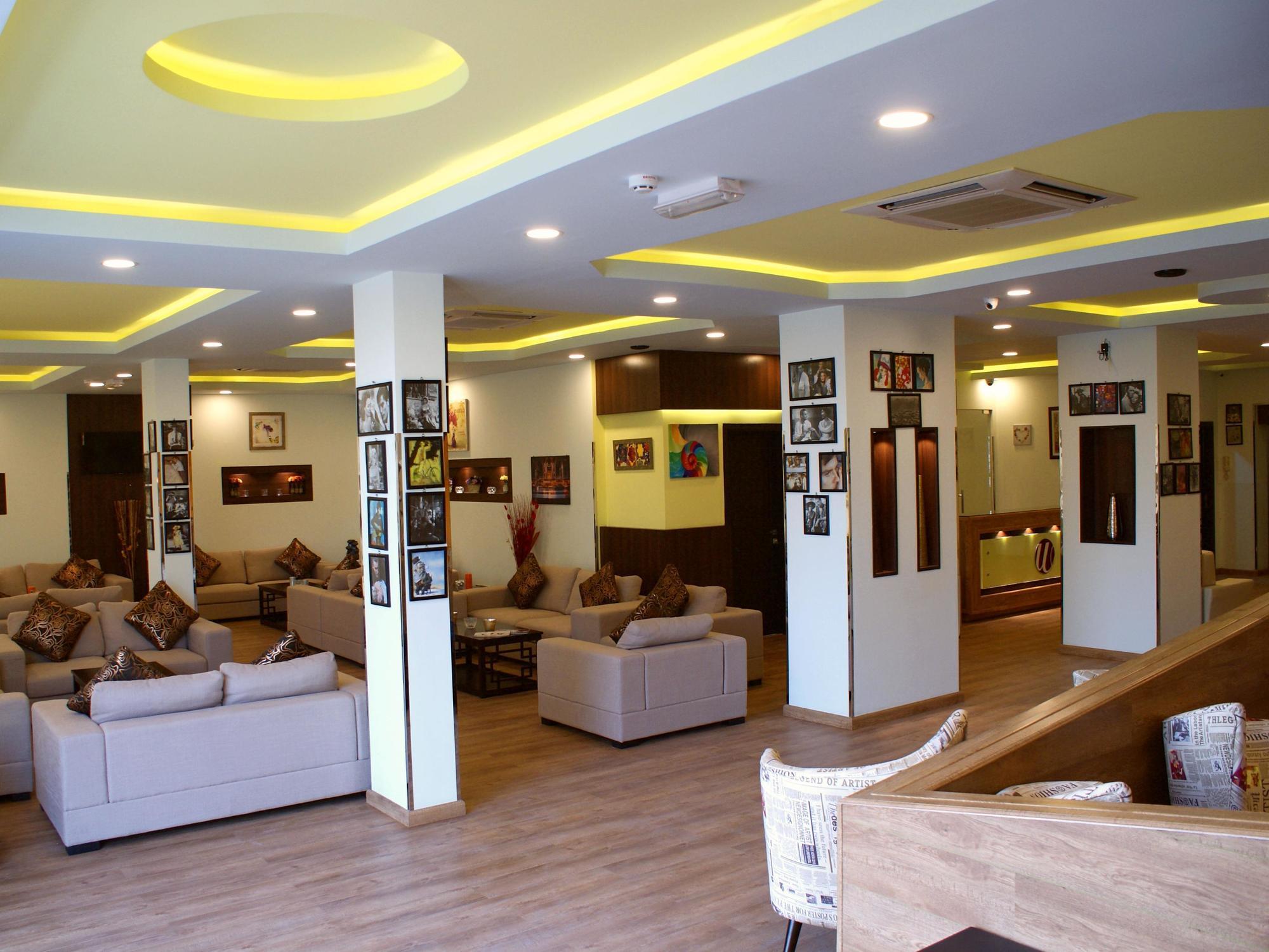 Weekend Hotel & Apartments Маскат Экстерьер фото