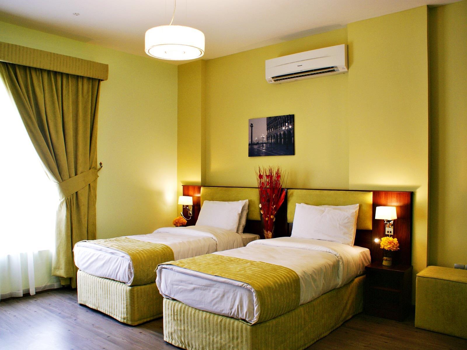 Weekend Hotel & Apartments Маскат Экстерьер фото