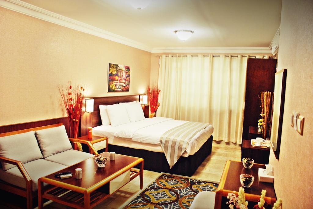 Weekend Hotel & Apartments Маскат Экстерьер фото