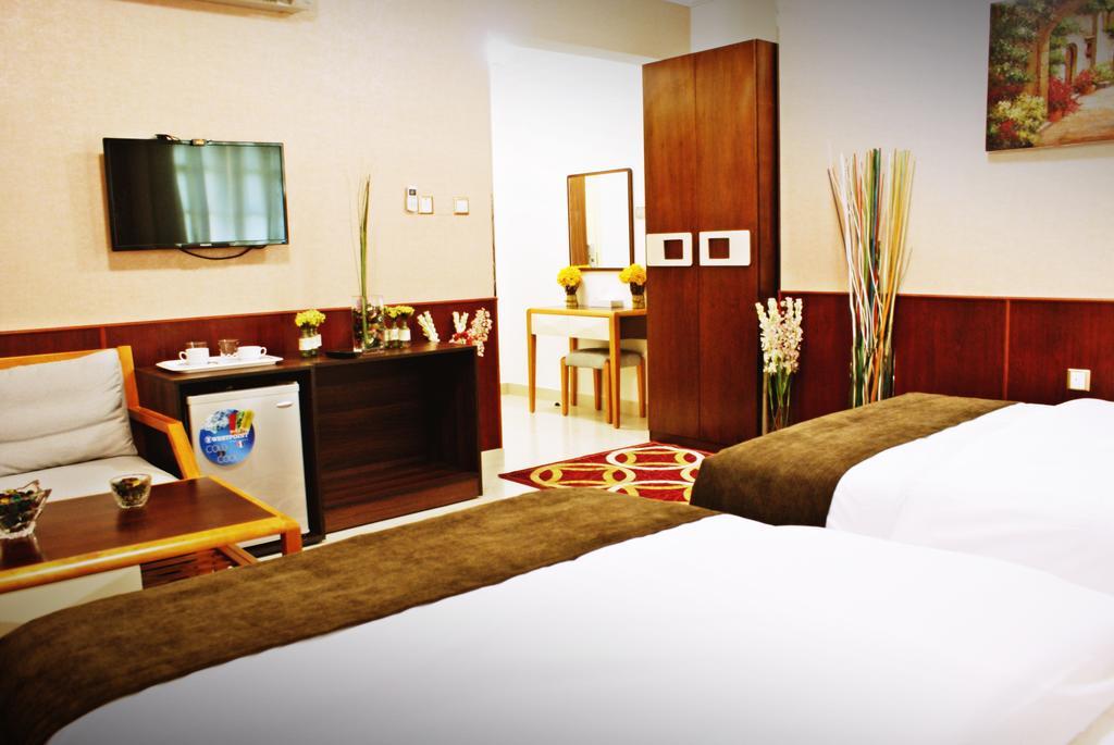 Weekend Hotel & Apartments Маскат Экстерьер фото
