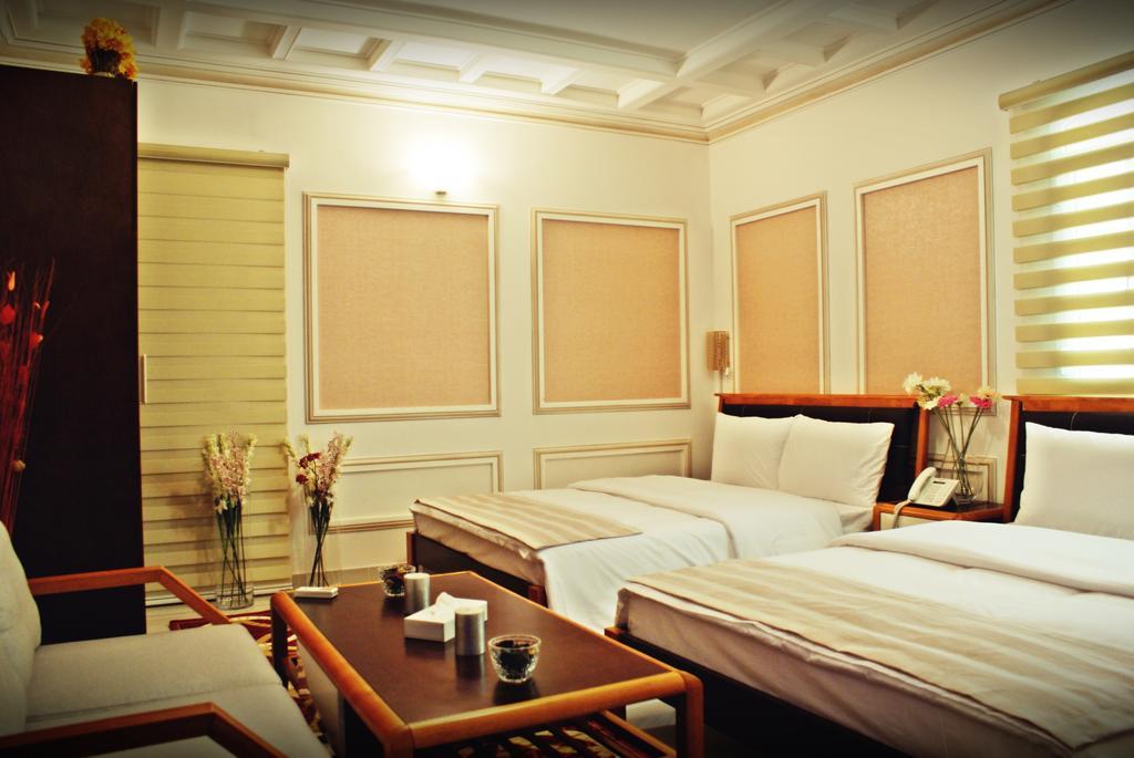 Weekend Hotel & Apartments Маскат Экстерьер фото