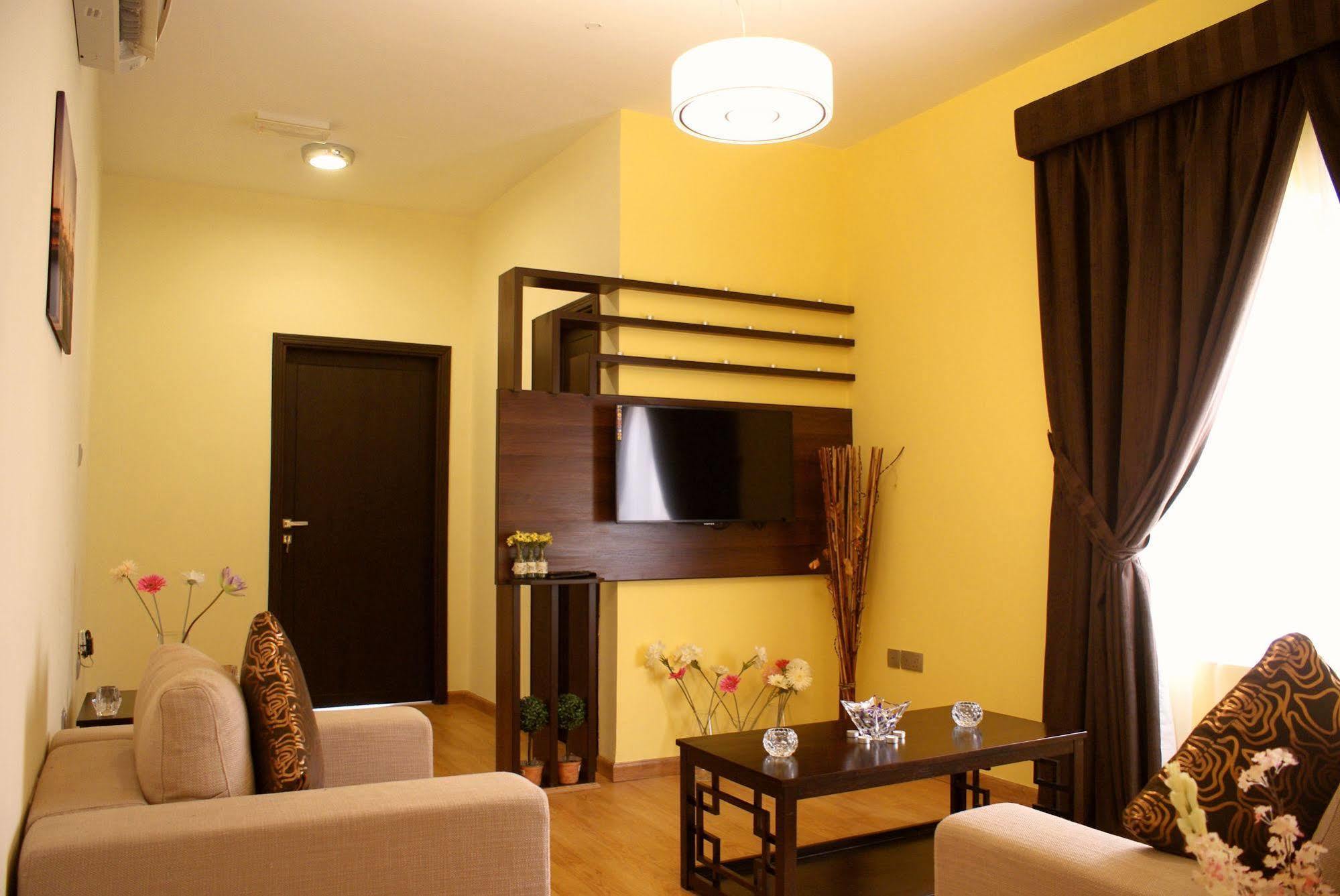 Weekend Hotel & Apartments Маскат Экстерьер фото