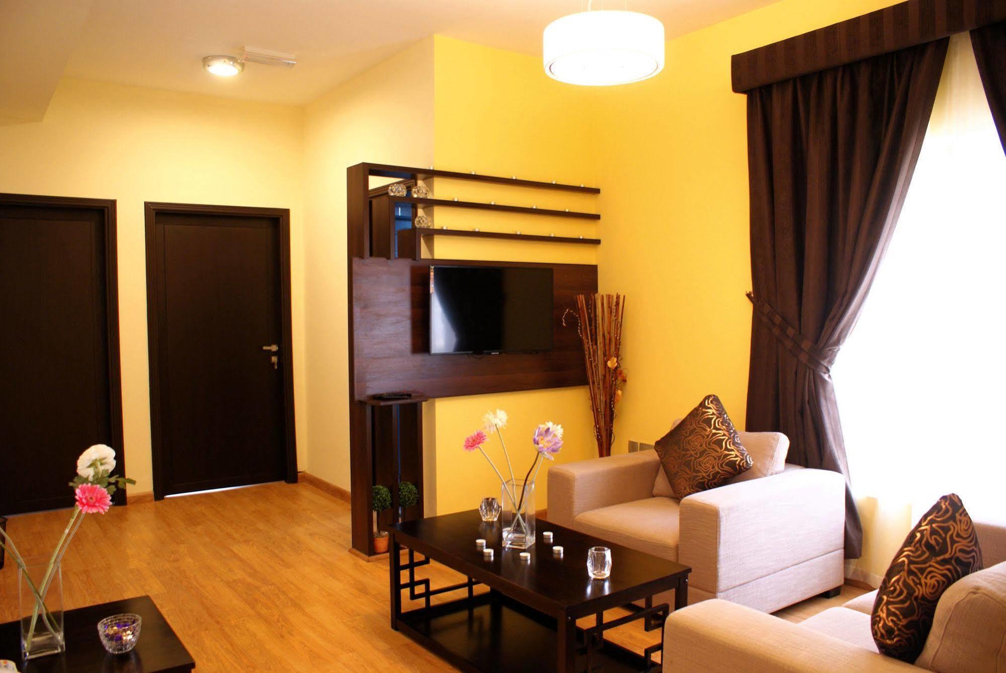 Weekend Hotel & Apartments Маскат Экстерьер фото