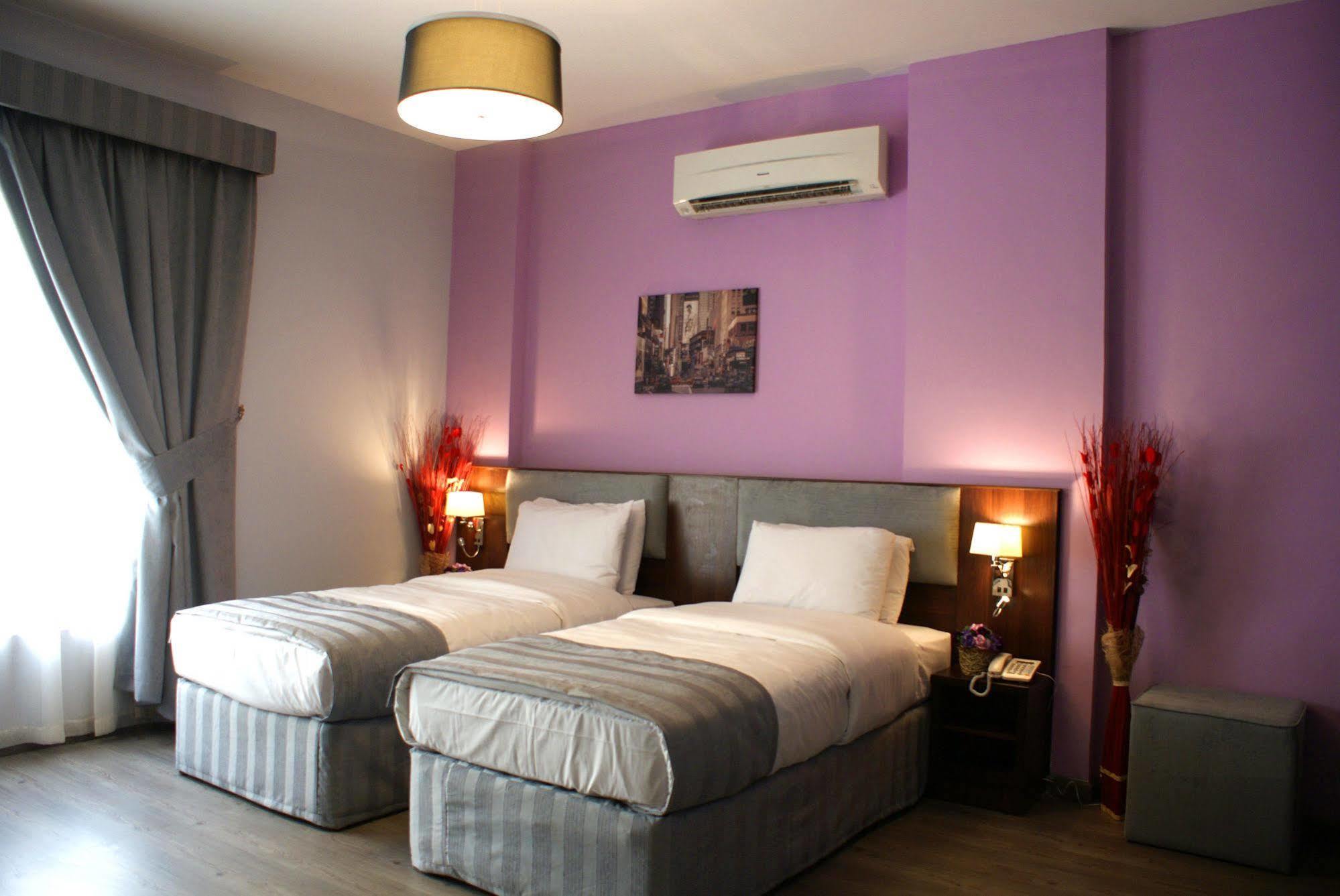 Weekend Hotel & Apartments Маскат Экстерьер фото