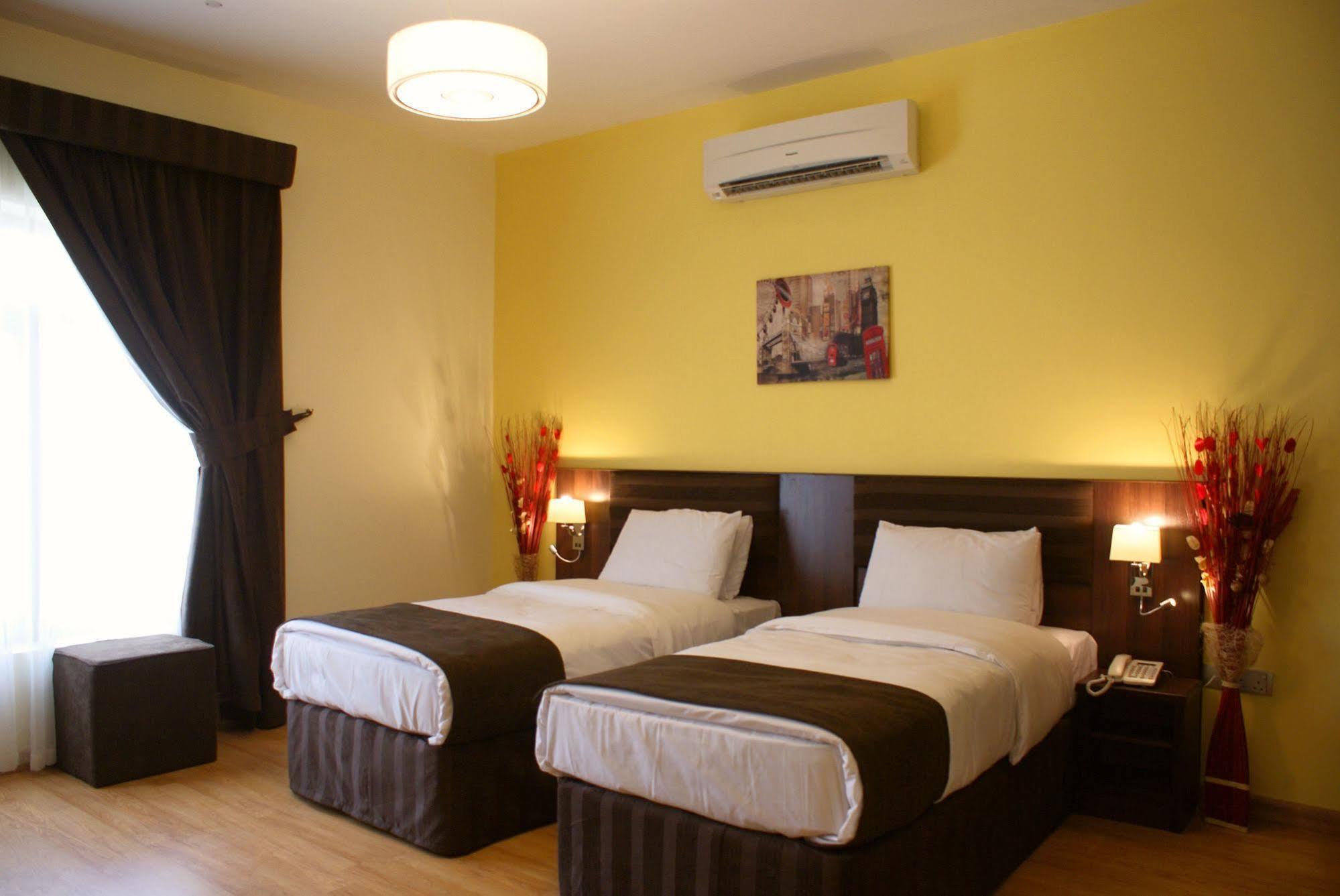 Weekend Hotel & Apartments Маскат Экстерьер фото